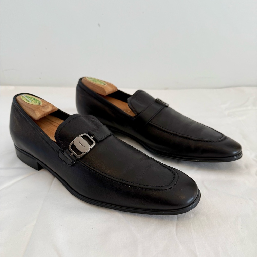 Salvatore Ferragamo Black leather with silver-tone Ferragamo buckle
